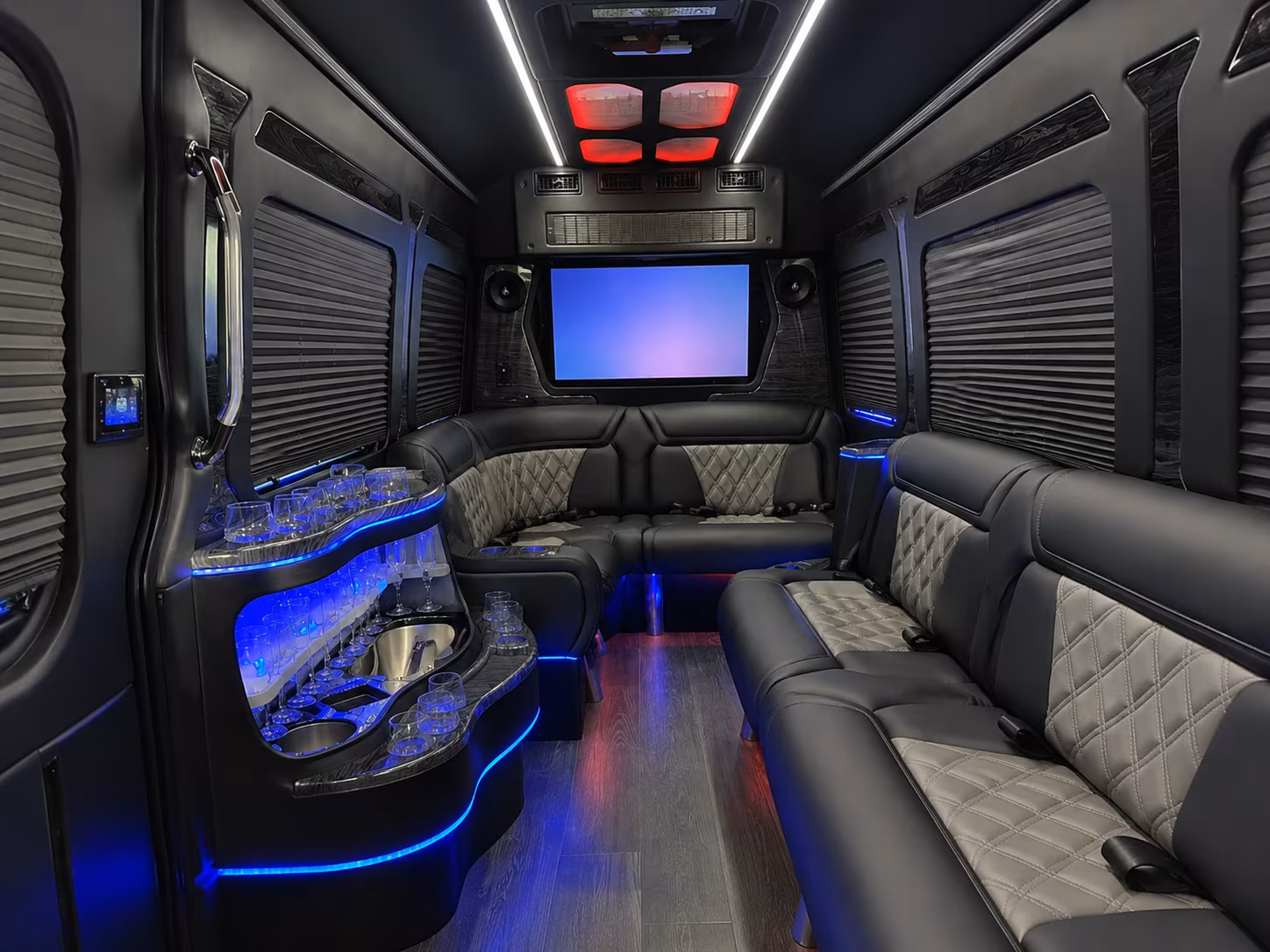 busrentalcheyenne com is ready to help with cheyenne stampede hockey and wyoming cowboys game day transportation