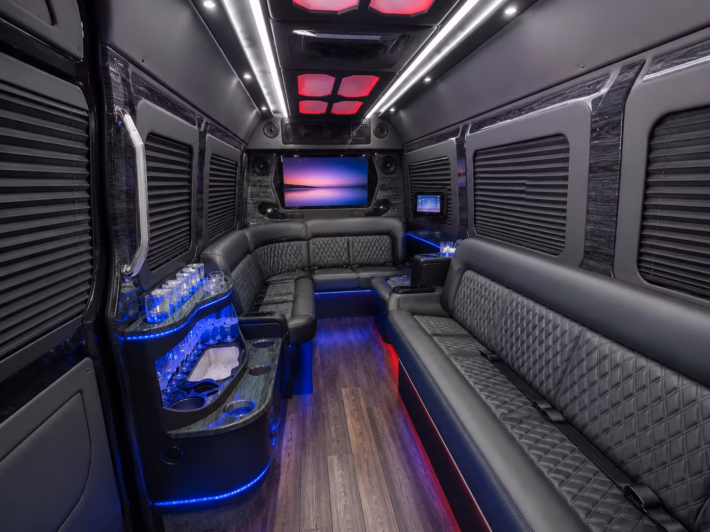 cheyenne 20 passenger party bus