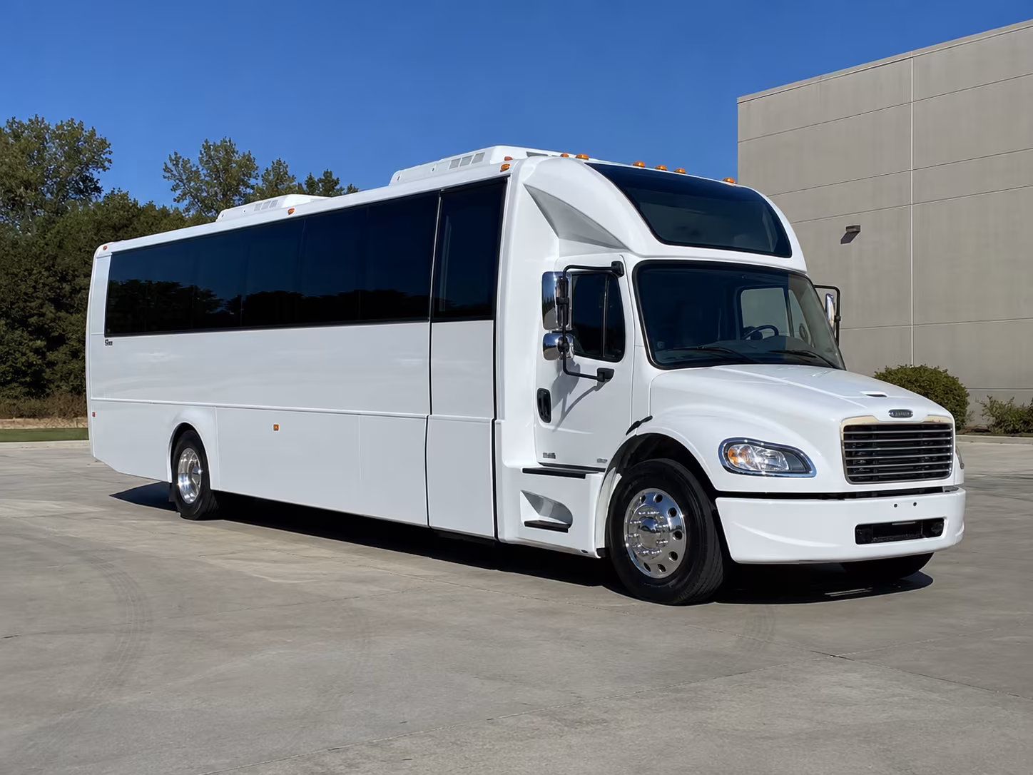cheyenne 28 passenger party bus